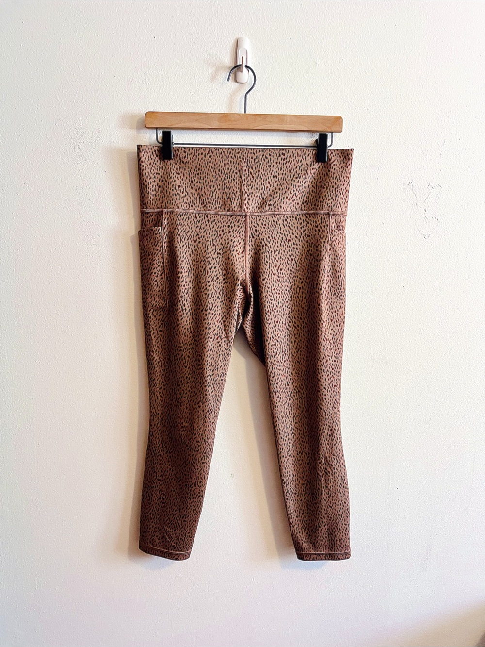 Athleta Salutation Stash 718 Tight